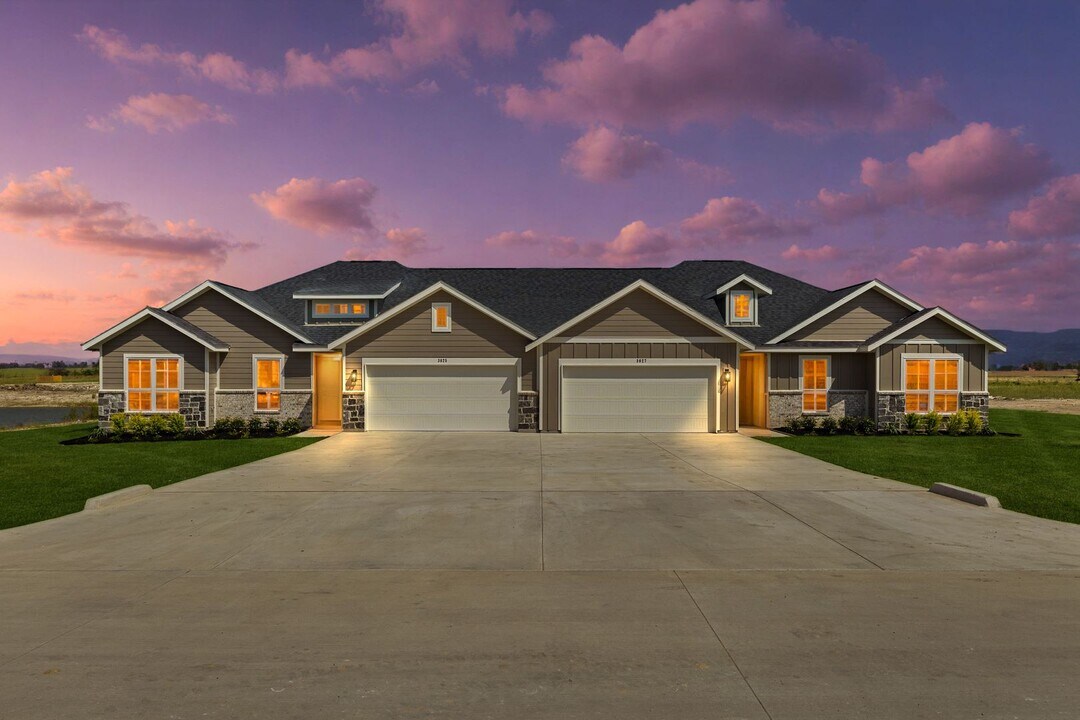 4029-4029 Clovis St in Midlothian, TX - Building Photo