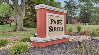 Park South in Kansas City, MO - Building Photo