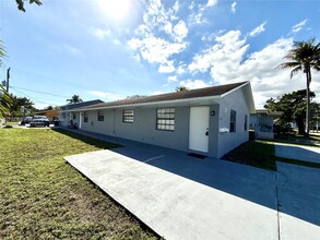 255 SW 12th St in Dania Beach, FL - Building Photo - Building Photo