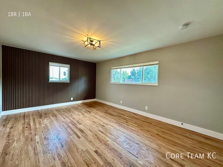 2320 W 47th Ave in Kansas City, KS - Building Photo