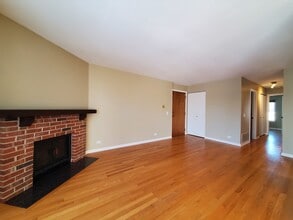 733 Plum Tree Ct in Wheeling, IL - Building Photo - Building Photo