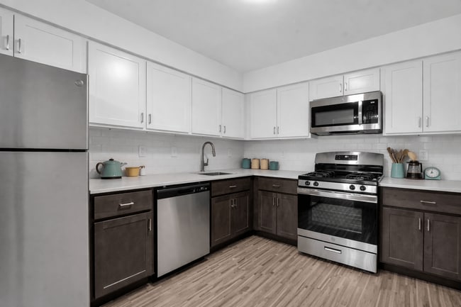 Rochester Club Apartments in Rochester Hills, MI - Foto de edificio - Building Photo