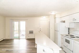 4643 S Lowell Blvd in Denver, CO - Building Photo - Building Photo