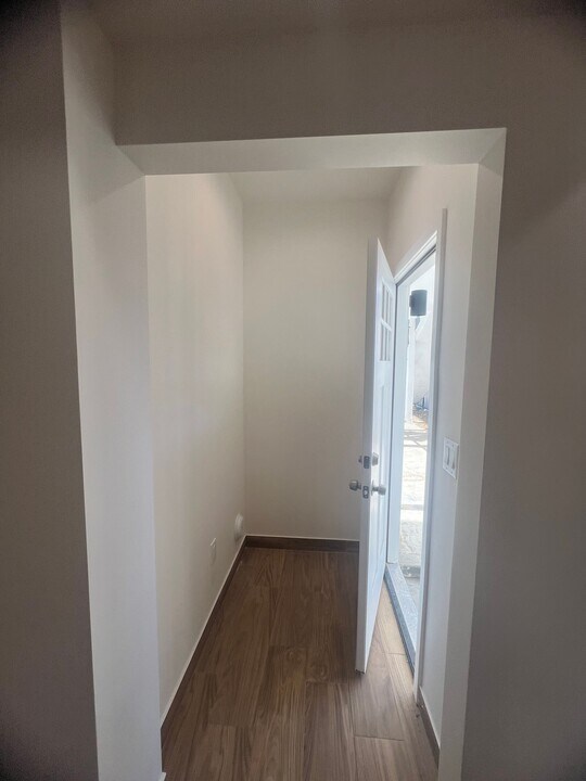 6909 Fulton Ave, Unit 7 in Los Angeles, CA - Building Photo