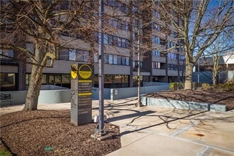 750 Washington Rd in Pittsburgh, PA - Building Photo - Building Photo