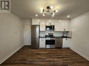 2170B Dufferin St in Toronto, ON - Building Photo - Building Photo