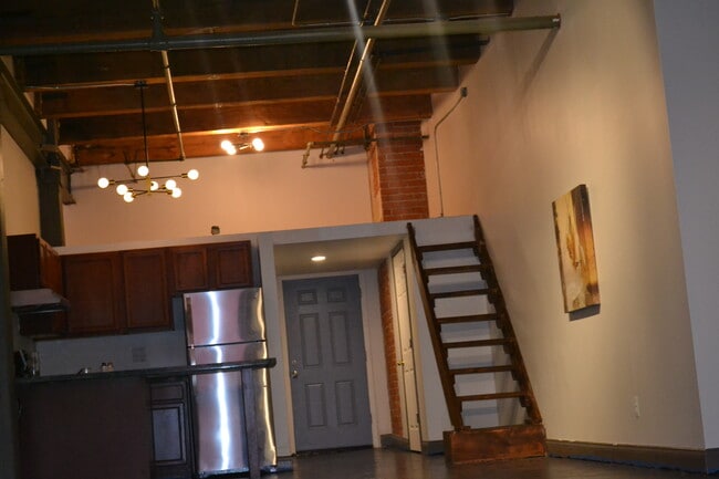 743 Beaubien St, Unit 303