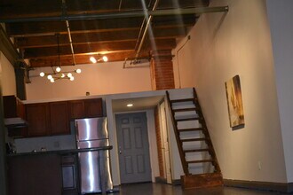743 Beaubien St, Unit 303 in Detroit, MI - Foto de edificio - Building Photo