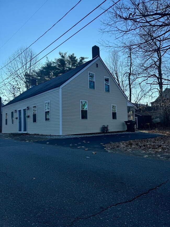 293-295-295 Water St in Springfield, MA - Building Photo - Building Photo