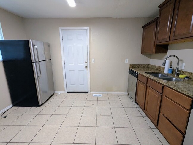 property at 816 W Georgia St