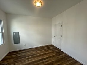 572 N 9th St in Newark, NJ - Building Photo - Building Photo
