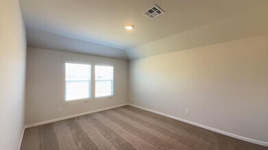 10213 NW 28th Terrace in Yukon, OK - Building Photo - Building Photo