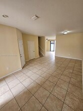 3387 W 90th St in Hialeah, FL - Building Photo - Building Photo