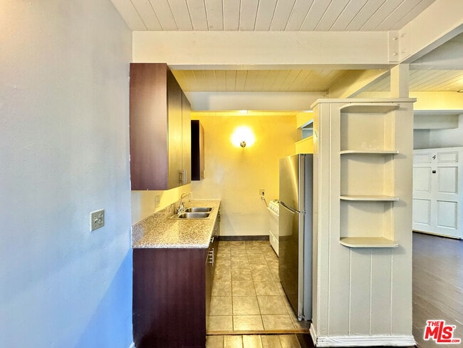 property at 451 S Oakhurst Dr