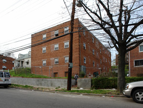 422 Chesapeake St SE in Washington, DC - Building Photo - Building Photo