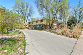 202-208 E Longs Peak Ave in Longmont, CO - Foto de edificio - Building Photo