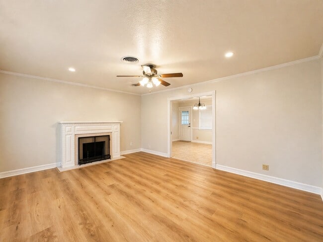 6859 Roxbury Rd in Houston, TX - Building Photo - Building Photo