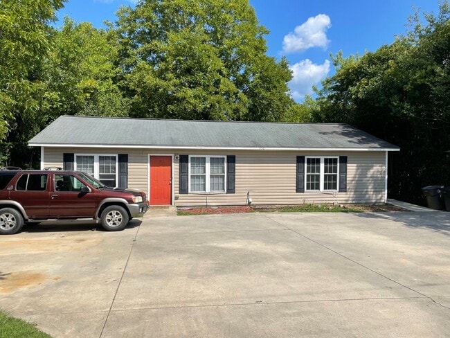 350 N Park St in Asheboro, NC - Building Photo - Building Photo