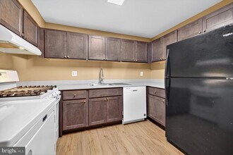 10116 Little Pond Pl in Montgomery Village, MD - Building Photo - Building Photo