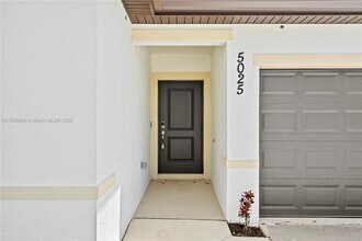 5025 Armina Pl in Fort Pierce, FL - Foto de edificio - Building Photo