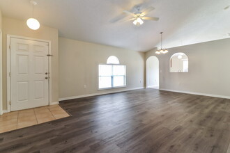 6452 Tabogi Trail in Wesley Chapel, FL - Building Photo - Building Photo