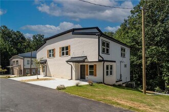 2387 Highpoint Rd in Snellville, GA - Building Photo - Building Photo