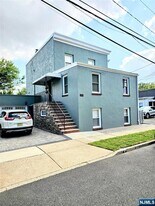 251 Copeland Ave in Lyndhurst, NJ - Building Photo