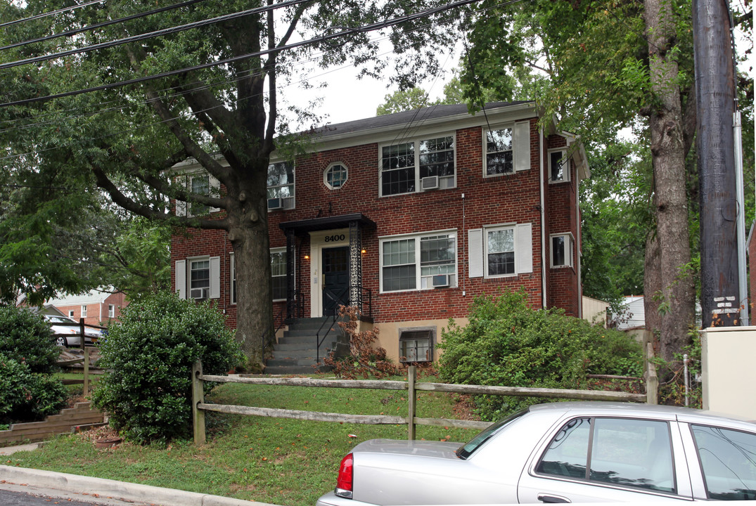 8400 Greenwood Ave in Takoma Park, MD - Building Photo