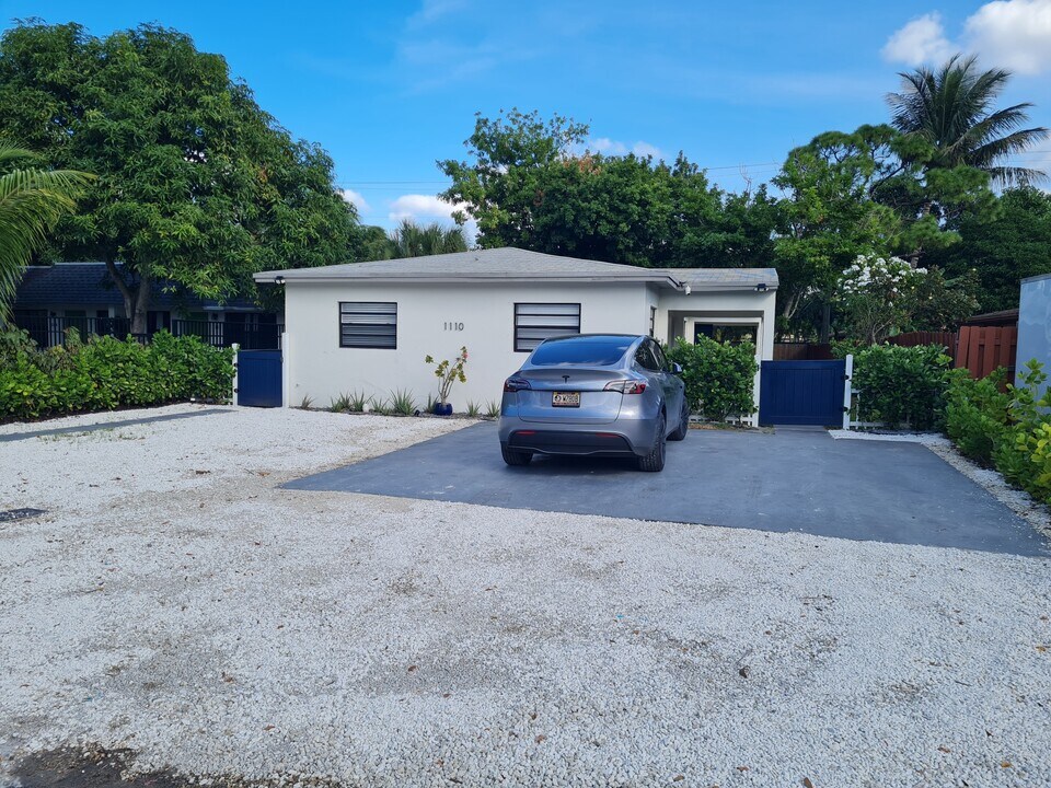 1110 NW 6th Ave in Fort Lauderdale, FL - Foto de edificio