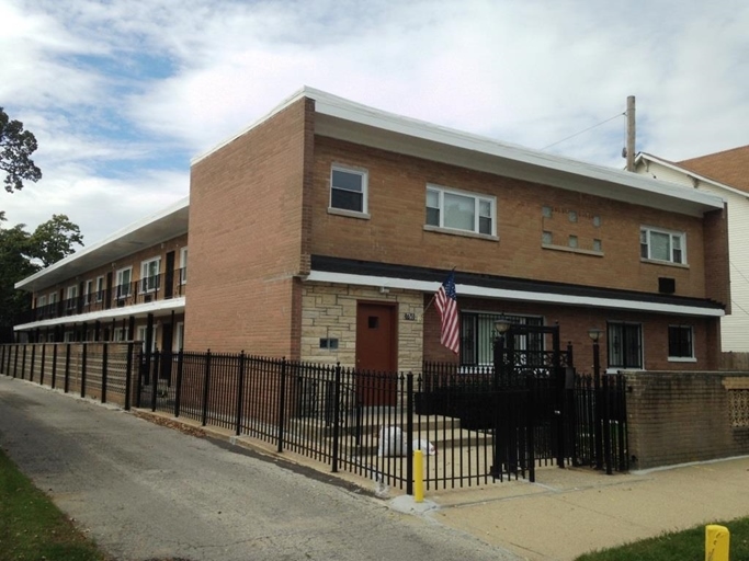 7760 S Coles Ave in Chicago, IL - Foto de edificio