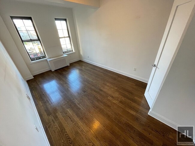 WEST 73 STREET in New York, NY - Building Photo - Building Photo