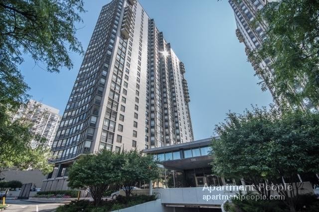 5701 N Sheridan Rd-Unit -3U in Chicago, IL - Building Photo