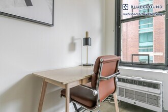 21 E Chestnut St, Unit SI FL12-ID1295 in Chicago, IL - Building Photo - Building Photo