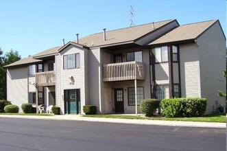 Pineview Apartments in Grand Rapids, MI - Foto de edificio - Building Photo