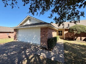 630 Park Ln in Hewitt, TX - Building Photo