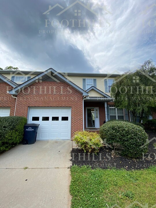 901 Autumn Oaks in Anderson, SC - Foto de edificio