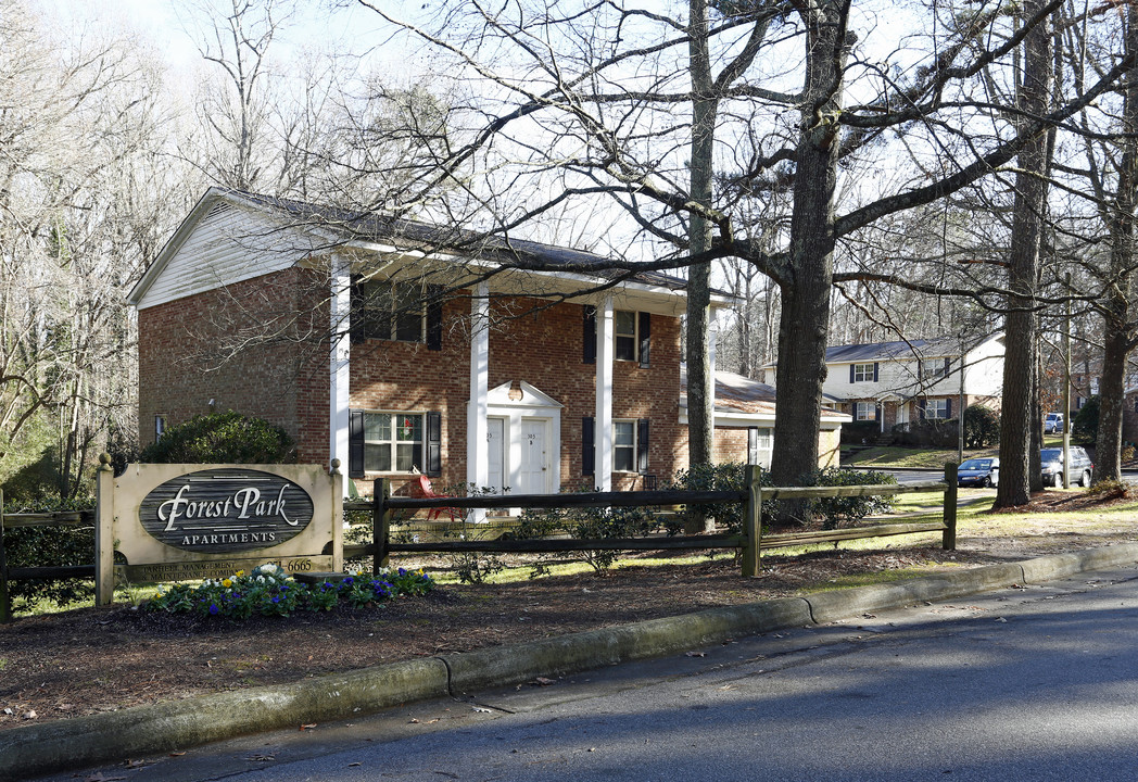 Forest Park Apartments in Cary, NC - Foto de edificio