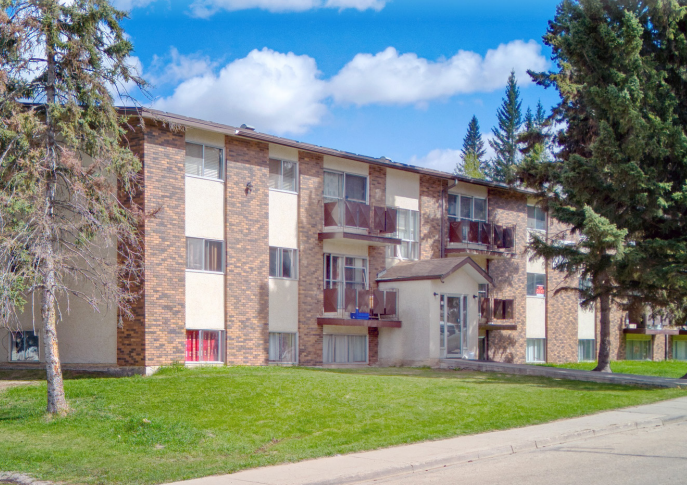 4910 52 St in Athabasca, AB - Building Photo