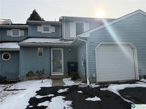 793 Briarstone Rd in Bethlehem, PA - Building Photo - Building Photo