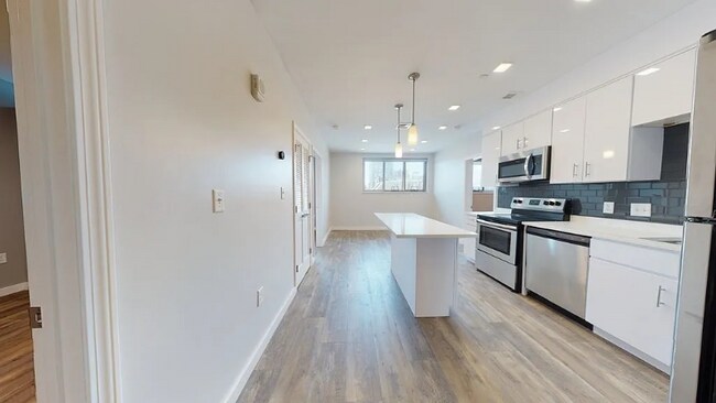 10 Essex St-Unit -206 in Cambridge, MA - Building Photo - Building Photo