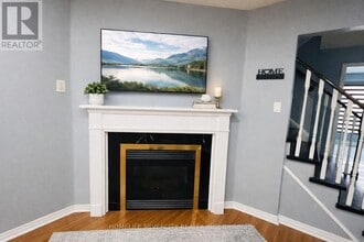 7 Bison Run Rd in Brampton, ON - Building Photo - Building Photo