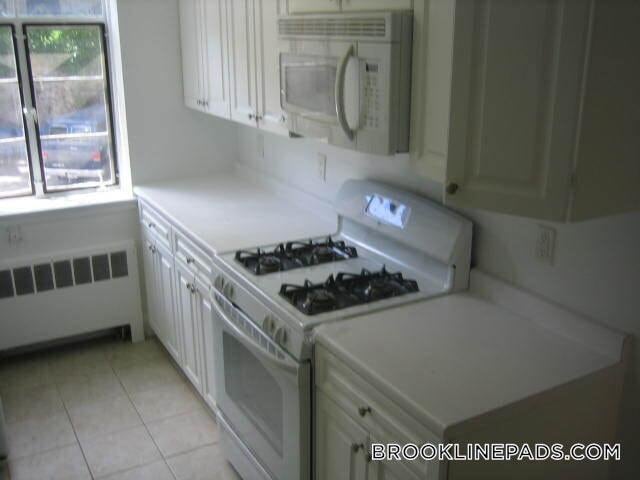 78 St Paul St, Unit 1 in Brookline, MA - Foto de edificio - Building Photo