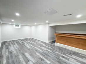 18534 Wentworth Ave in Lansing, IL - Foto de edificio - Building Photo