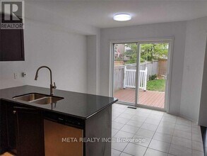 1628 Glenbourne Dr in Oshawa, ON - Building Photo - Building Photo