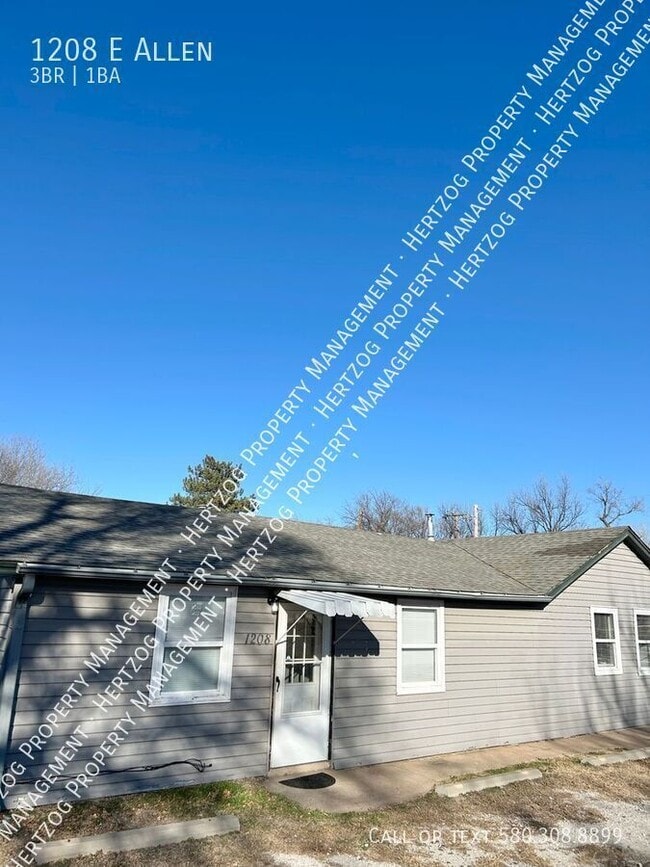 property at 1208 E Allen Ave