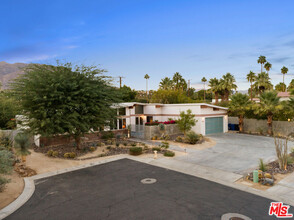 1765 Royal Palm Ct in Palm Springs, CA - Building Photo - Building Photo