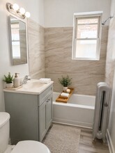 2317 E 70th St in Chicago, IL - Building Photo - Building Photo