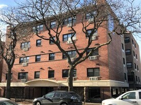 Greenview Apartments in Chicago, IL - Building Photo