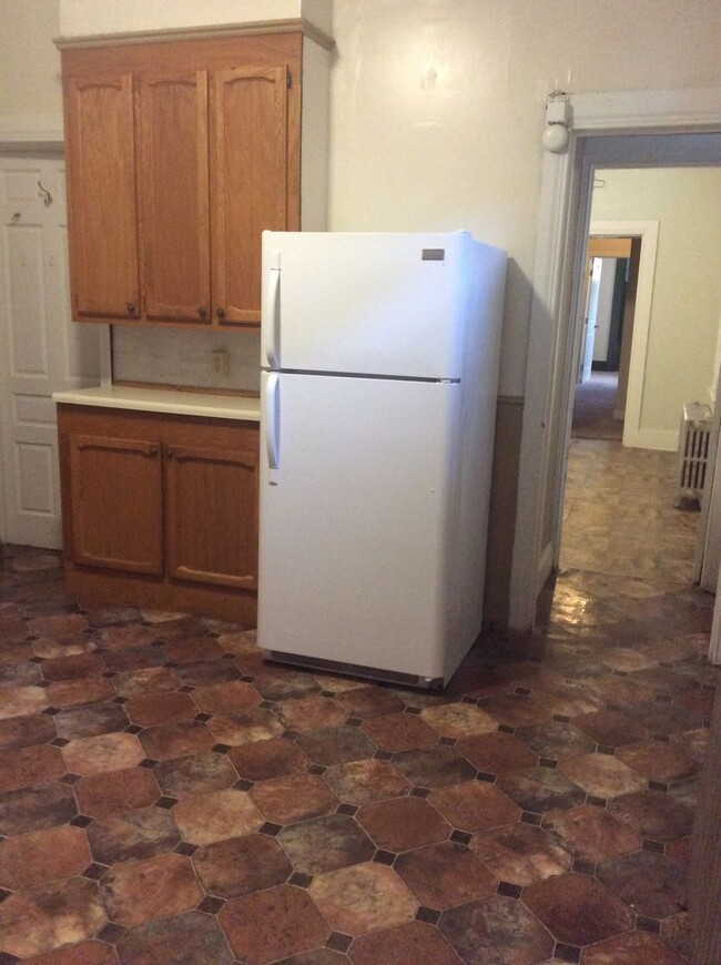 property at 117 N Queen St