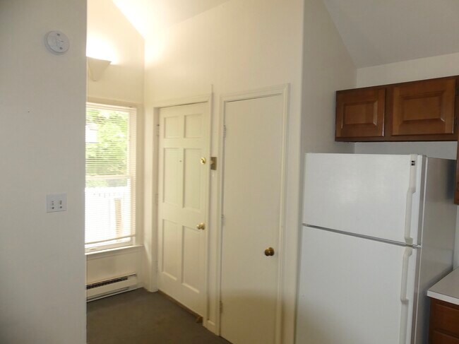 62 Main St in Essex, CT - Building Photo - Building Photo